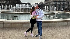 Romantická fotografie Lucie Ottové a Petra Jablonského z jejich spole�ného...