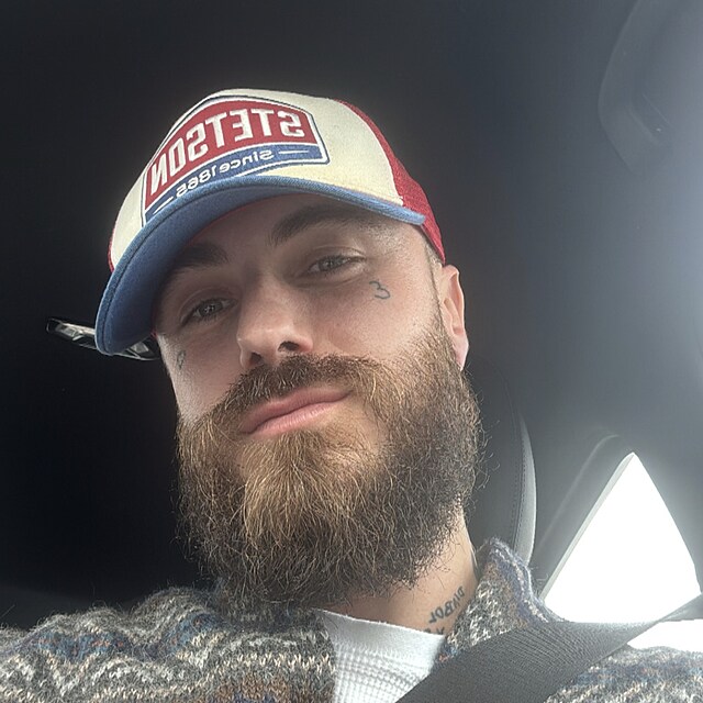 Rapper Karlo je venku z vzen, zbytek trestu si m odpykat v domcm vzen....