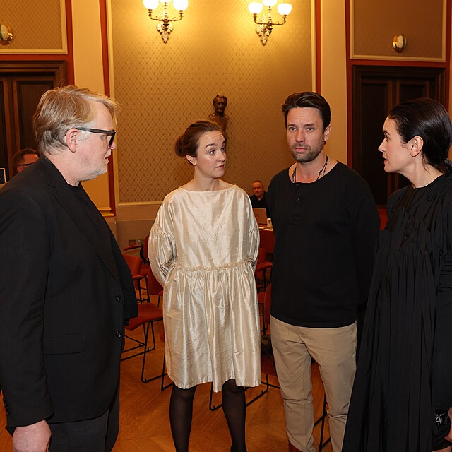 Delegace k filmu Smetana: re�is�r Marek Najbrt, herci Denisa Bare�ov�, V�clav Neu�il a Sarah Hav��ov�