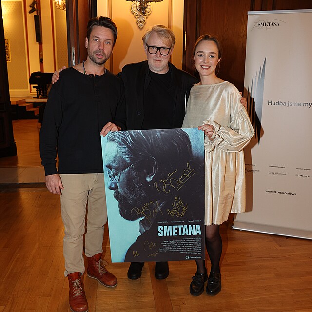 Delegace k filmu Smetana: re�is�r Marek Najbrt, herci Denisa Bare�ov� a V�clav Neu�il
