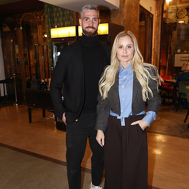 Alexandr Salk a manelka Michaela (37 oba)