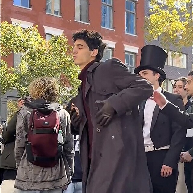 ��astn�k sout�e dvojn�k�.