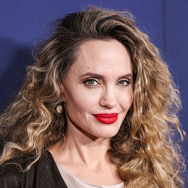 Angelina Jolie 