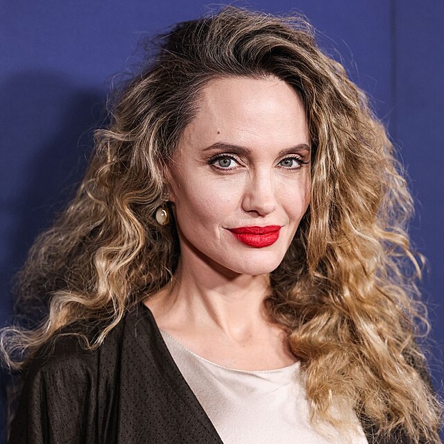 Angelina Jolie na premi��e filmu Maria.