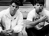 Jedná se o propu�t�ní bratr� Menendezových. Zavra�dili své rodi�e, ale jednalo...