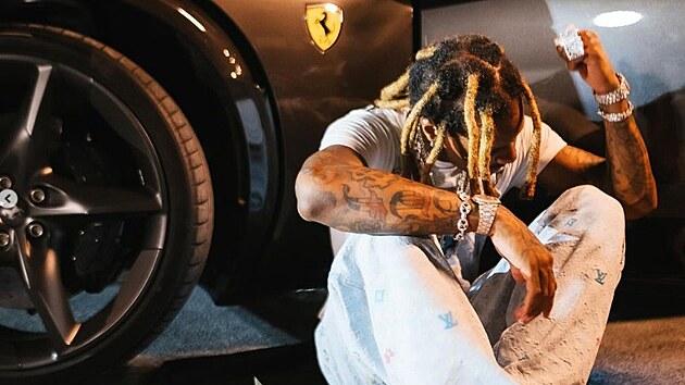 Rapper Lil Durk byl zat�en� proto, �e �dajn� objednal vra�du. Nyn� mu hroz� do�ivotn� trest