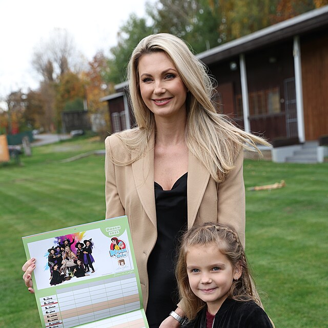 Sandra Posp�ilov� a K�est charitativn�ho kalend��e Nadace Ane�ka ve spolupr�ci Karol a Kv�do.