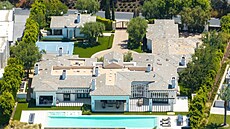 Justin Bieber dlu�í za své sídlo stovky milion�