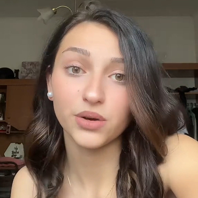 Chce se dívka od Taryho zviditelnit? Jsi úplně blbá a k smíchu, píšou jí lidé
