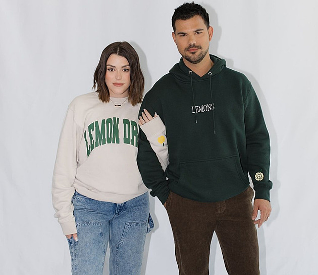 Co dělá Taylor Lautner? Hvězda z Twilight ságy nyní zpovídá hosty v podcastu