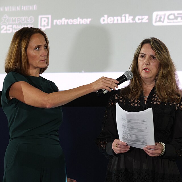 Ester Jane�kov� s Annou Rodovu, maminkou Anety