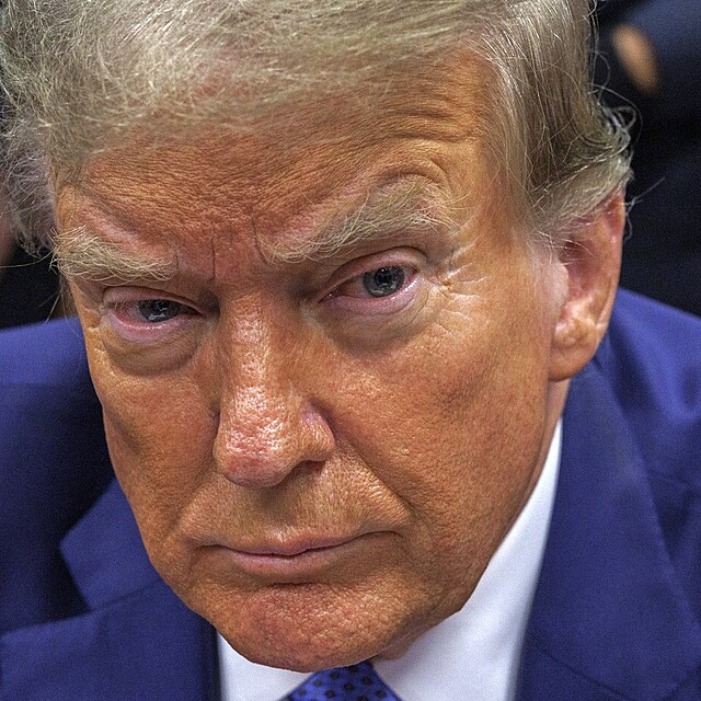 Trumpv notoricky patn make-up.