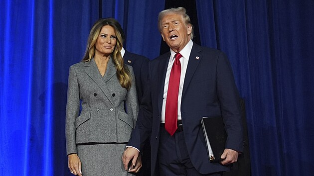 Ud�l�m Ameriku zase skv�lou, budu bojovat za ka�d�ho z v�s, sl�bil Trump v oslavn�m projevu.