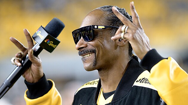 Snoop Dogg um� p�it�hnout i lidi, kte�� sportu zrovna neholduj�.