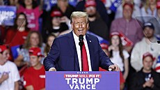 Trump�v notoricky �patný make-up.