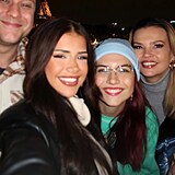 Domi Alagia s rodinou ve Francii.