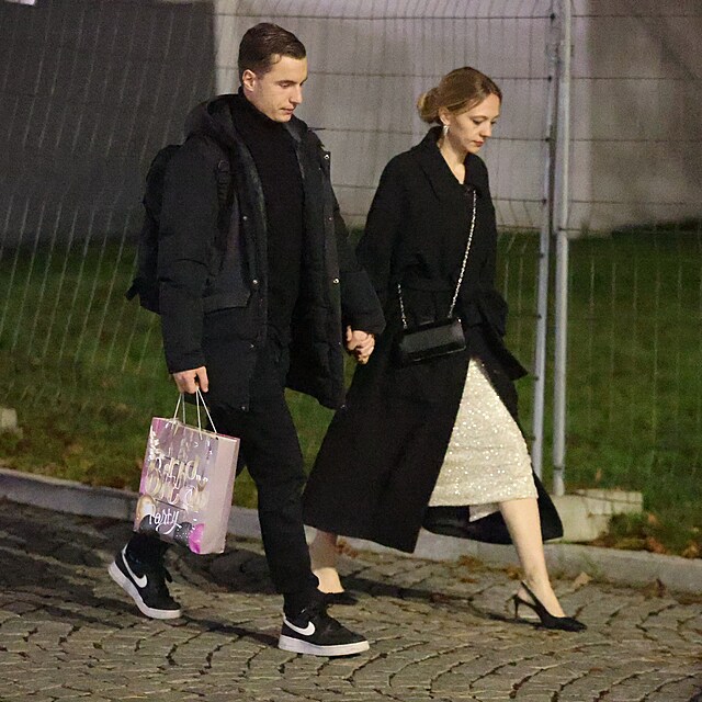 Oskar Hes s partnerkou