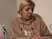 Shopaholic Adel na svém novém haulu.