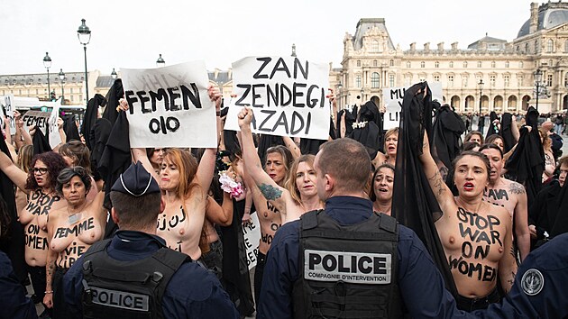 Demonstrace hnut� Femen