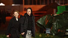 Oskar Hes s p�ítelkyní.