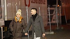 Kate�ina Bartu��k Hrstková spokojen� odchází dom�.