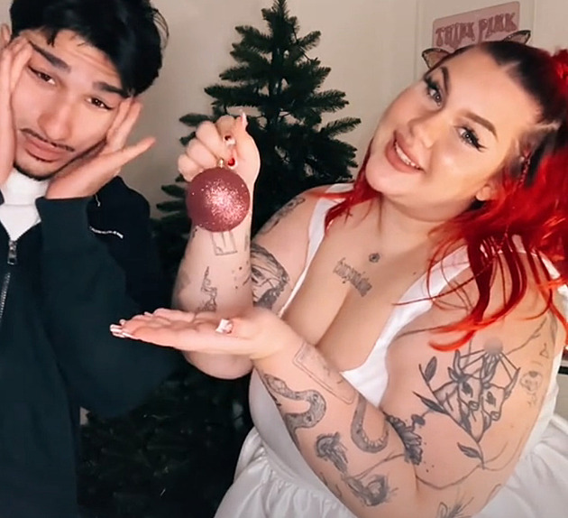 Přípravy influencerů na Vánoce: Sugar Denny s přítelem zdobí umělý stromek, jiní zase propagují svůj merch