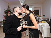 Modelka Karolína Kopincová s manelem.