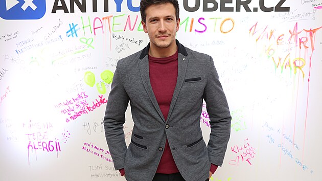 Na v�no�n� ve��rek dorazil i Bachelor Jan Solfronk.