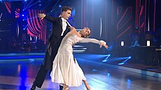 Úchvatný waltz od Oskara Hese a Kate�iny Bartun�k Hrstkové na píse� Never...
