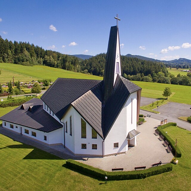 Kostel svat� Zdislavy v obci Prost�edn� Be�va na Vala�sku.