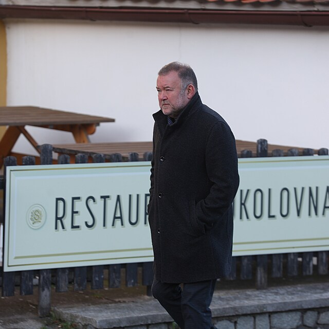 Smute�n� hostina po poh�bu Zby�ka Merunky.