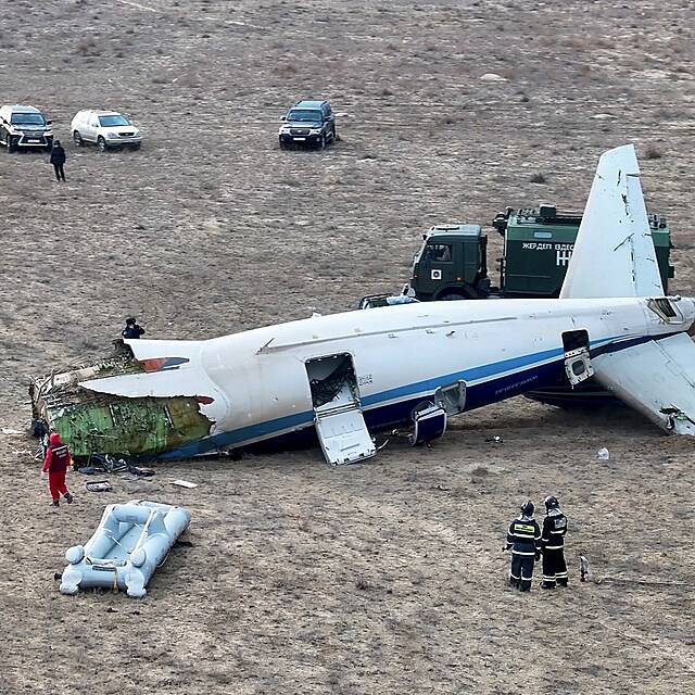 Na z�pad� Kazachst�nu se z��tilo letadlo. Na soci�ln�ch s�t�ch se objevila videa, kter� trag�dii zachycuj�