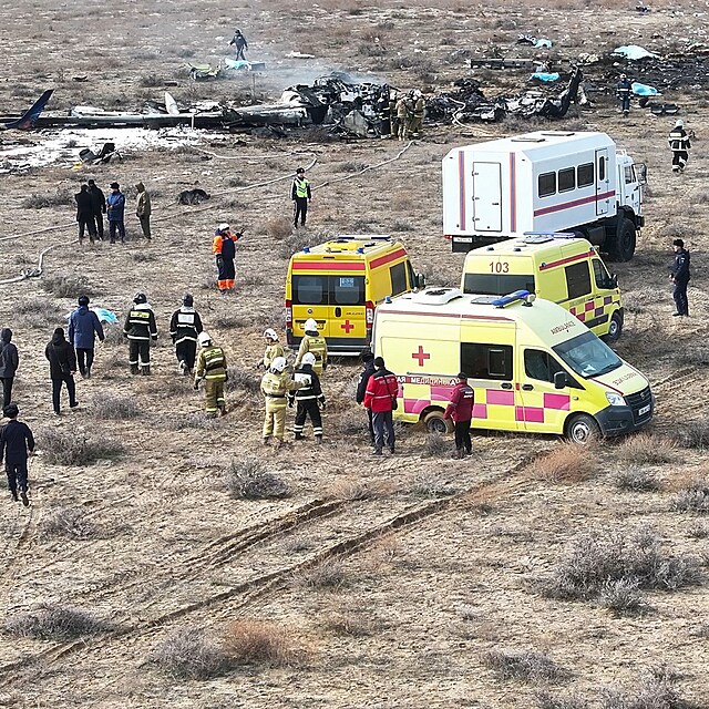 Na z�pad� Kazachst�nu se z��tilo letadlo. Na soci�ln�ch s�t�ch se objevila videa, kter� trag�dii zachycuj�