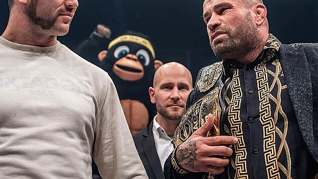 Karlos V�mola a Will Fleury