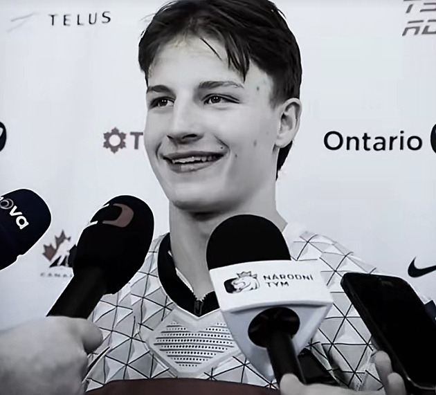 Miláček Česka, nepřítel Kanady? Jakub Voráček se ostře zastal Petra Sikory