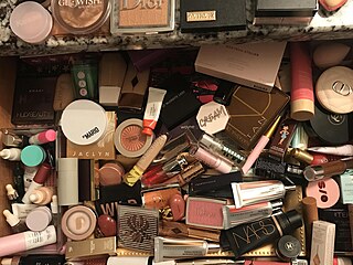 Nepo��dek v makeupov�m �upl�ku.