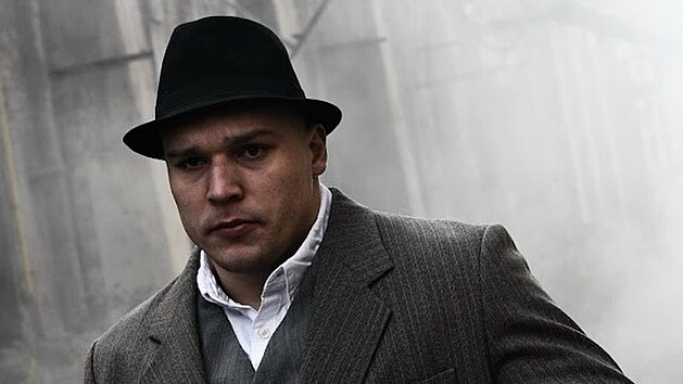 Lukovi Fajkovi rapidn roste popularita. Kvli rvace mu hroz vzen, pat mezi boxerskou elitu