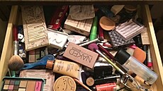 Nepo��dek v makeupov�m �upl�ku.