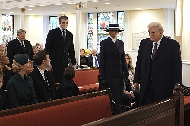 Rodina Trumpova na bohoslu�b�