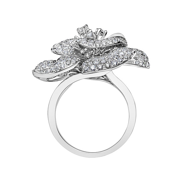 Kolekce pro Sabinu P��dovou zahrnuje n�u�nice, prsten a n�ramek, jejich�...