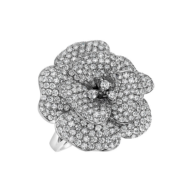 Kolekce pro Sabinu P��dovou zahrnuje n�u�nice, prsten a n�ramek, jejich�...