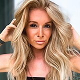 Stefany Mummy ob�as opravdu nep�em��l� nad t�m, co publikuje.