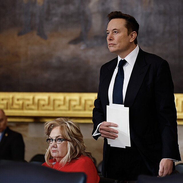 Na inauguraci se to miliardi jen hemilo.