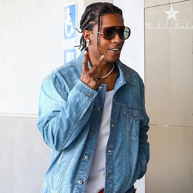 A$AP Rocky tvrd, e na bvalho kolegu nevythl opravdovou zbra. Zrove...