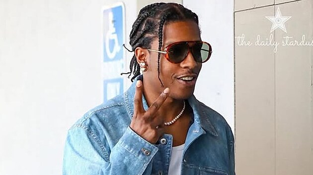 A$AP Rocky tvrd, e na bvalho kolegu nevythl opravdovou zbra. Zrove odmtl nabdku dohody o vin