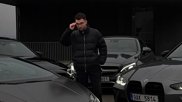 Z kritizovanho tiktokera spnm byznysmenem. Kajumi si koupil Lamborghini, sociln st maj podle nj potencil