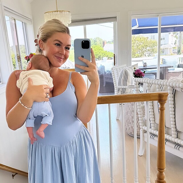 Karoline Leavittov� m� teprve p�lro�n�ho syna.