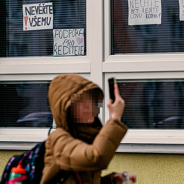 Vzkazy v oknech Z� Van�urova