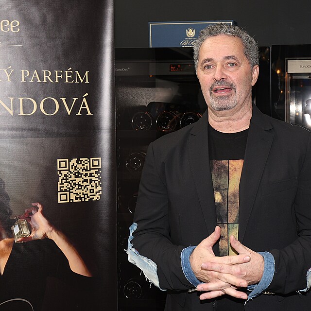 K�est parf�mu Alice Bendov�, DayDee