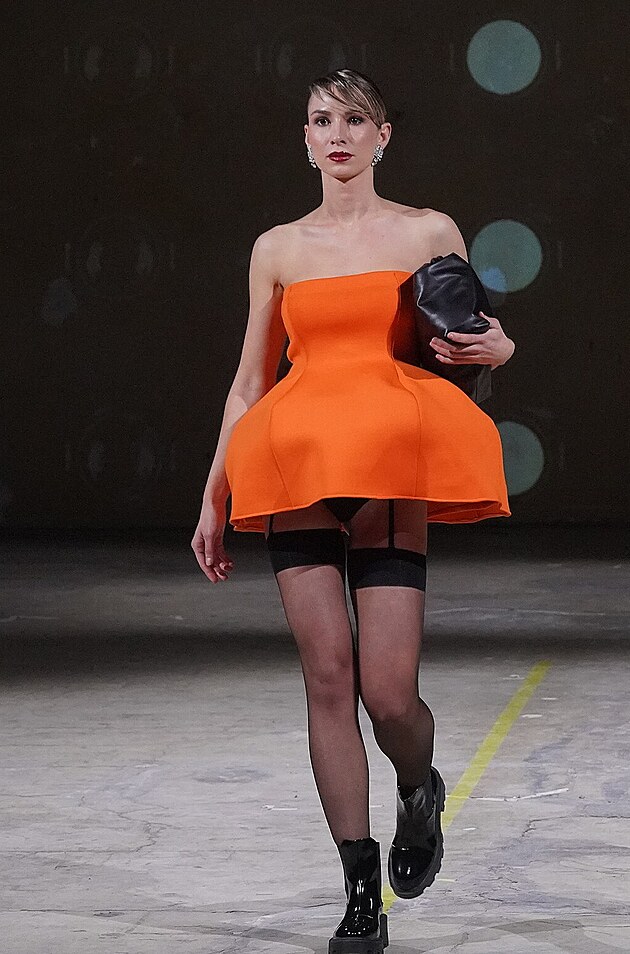 M�dn� p�ehl�dka Debbie Brown.